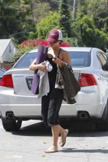 Vanessa Hudgens feet photo thumbnail