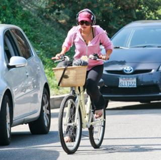 Vanessa Hudgens feet photo thumbnail