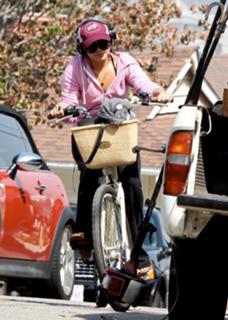 Vanessa Hudgens feet photo thumbnail