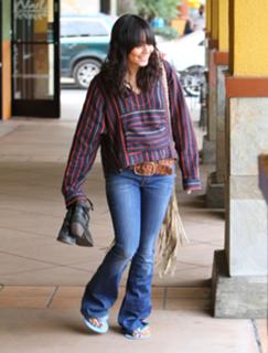 Vanessa Hudgens feet photo thumbnail