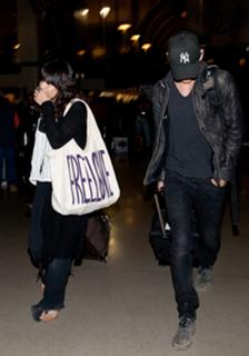 Vanessa Hudgens feet photo thumbnail