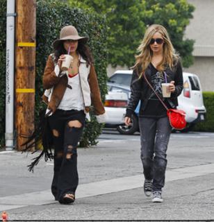 Vanessa Hudgens feet photo thumbnail