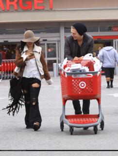 Vanessa Hudgens feet photo thumbnail