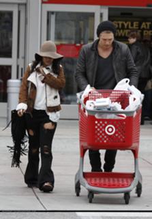 Vanessa Hudgens feet photo thumbnail