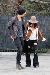 Vanessa Hudgens feet photo thumbnail