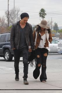 Vanessa Hudgens feet photo thumbnail