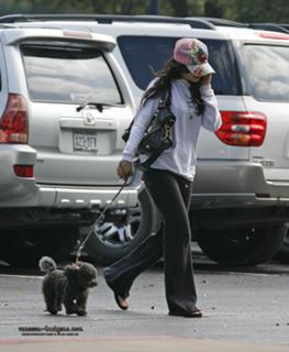 Vanessa Hudgens feet photo thumbnail