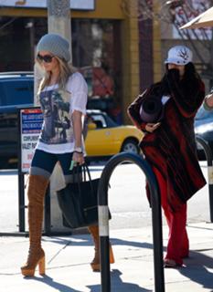 Vanessa Hudgens feet photo thumbnail