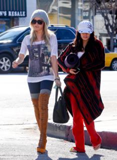 Vanessa Hudgens feet photo thumbnail