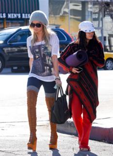 Vanessa Hudgens feet photo thumbnail