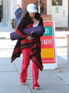 Vanessa Hudgens feet photo thumbnail