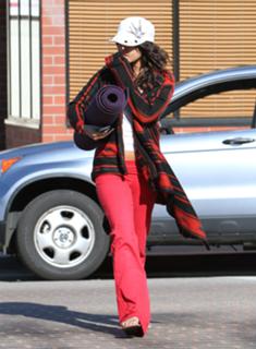 Vanessa Hudgens feet photo thumbnail