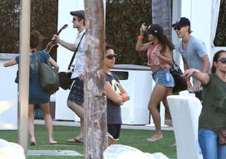 Vanessa Hudgens feet photo thumbnail