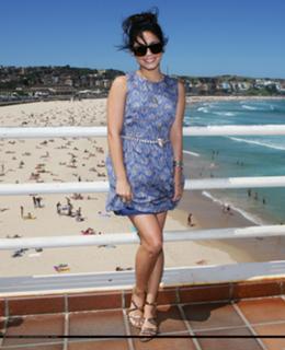 Vanessa Hudgens feet photo thumbnail