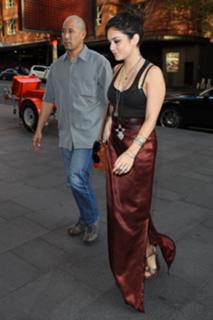 Vanessa Hudgens feet photo thumbnail