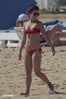 Vanessa Hudgens feet photo thumbnail