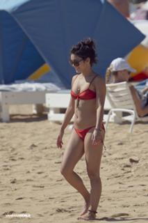 Vanessa Hudgens feet photo thumbnail