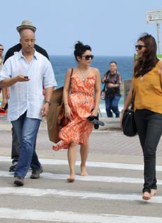 Vanessa Hudgens feet photo thumbnail