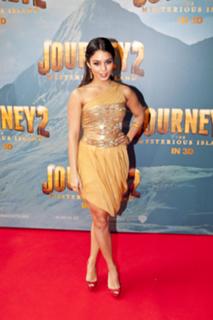 Vanessa Hudgens feet photo thumbnail