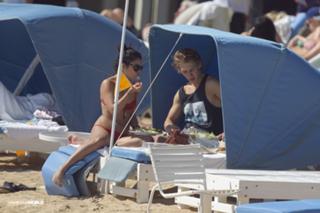 Vanessa Hudgens feet photo thumbnail