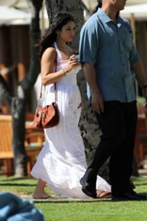 Vanessa Hudgens feet photo thumbnail