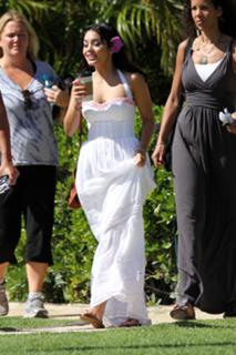 Vanessa Hudgens feet photo thumbnail