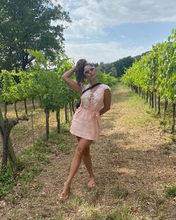 Vanessa Hudgens feet photo thumbnail