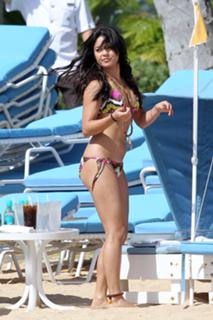 Vanessa Hudgens feet photo thumbnail