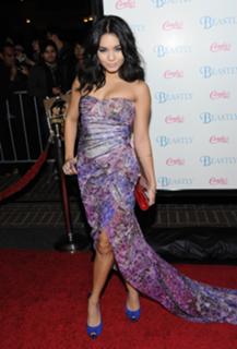 Vanessa Hudgens feet photo thumbnail