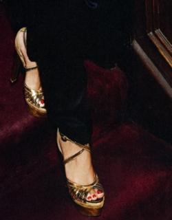 Vanessa Hudgens feet photo thumbnail