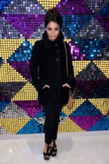 Vanessa Hudgens feet photo thumbnail