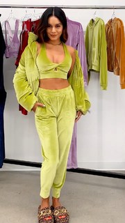 Vanessa Hudgens feet photo thumbnail