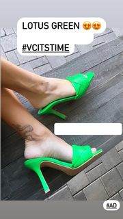 Vanessa Hudgens feet photo thumbnail