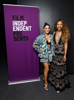 Vanessa Hudgens feet photo thumbnail