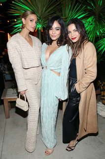 Vanessa Hudgens feet photo thumbnail