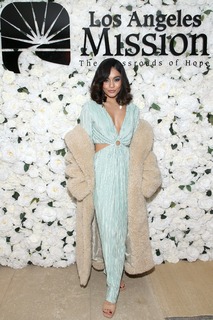 Vanessa Hudgens feet photo thumbnail