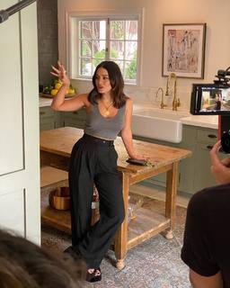 Vanessa Hudgens feet photo thumbnail