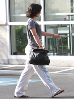 Vanessa Hudgens feet photo thumbnail