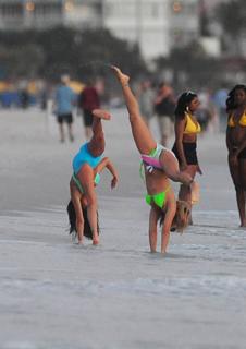 Vanessa Hudgens feet photo thumbnail