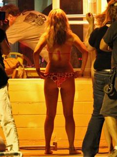 Vanessa Hudgens feet photo thumbnail