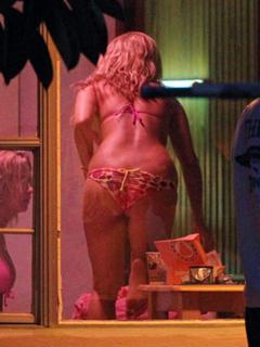 Vanessa Hudgens feet photo thumbnail