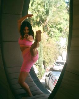 Vanessa Hudgens feet photo thumbnail