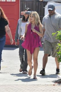 Vanessa Hudgens feet photo thumbnail