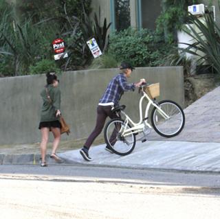 Vanessa Hudgens feet photo thumbnail