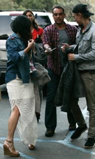 Vanessa Hudgens feet photo thumbnail