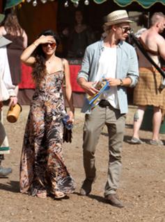 Vanessa Hudgens feet photo thumbnail