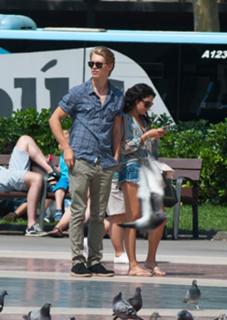 Vanessa Hudgens feet photo thumbnail