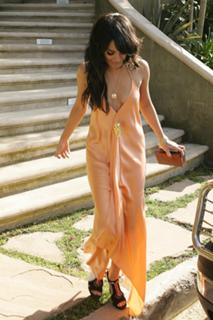 Vanessa Hudgens feet photo thumbnail