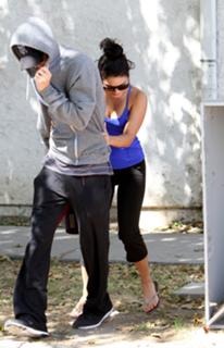 Vanessa Hudgens feet photo thumbnail