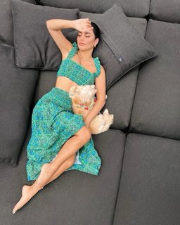 Vanessa Hudgens feet photo thumbnail